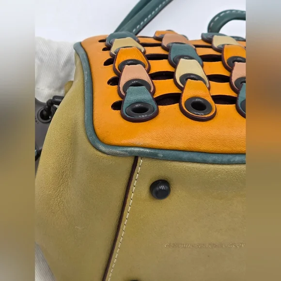 š„RAREš„Coach 1941 Double Kisslock Frame 23 W/ Links Goldenrod Multi - Picture 6 of 16